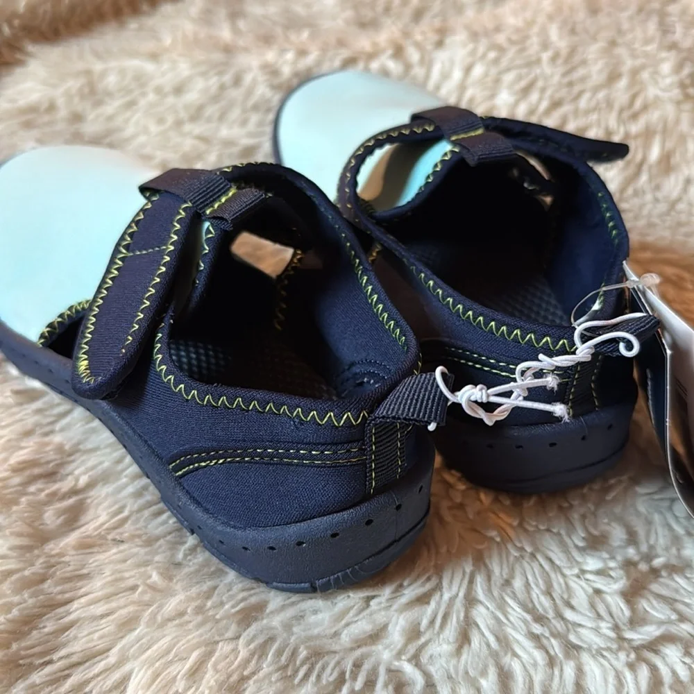 NWT Boys Water Shoes - Splish-Splash - Blue size 13-1